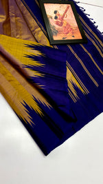 Load image into Gallery viewer, Classic Gold &amp; Navy Blue Korvai Temple Elegance Kanchipuram Handloom Silk Saree SS28041
