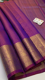 Load image into Gallery viewer, Classic Wine Red Checks Jaquard Elegance Handloom Soft Silk Saree SS28035
