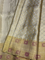 Load image into Gallery viewer, Classic Pearl Cream Bridal Elegance Kanchipuram Handloom Silk Saree SS28049
