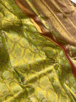 Load image into Gallery viewer, Classic Pastel Spring Green Shimmer Gold 2gm Zari Tissue Bridal Elegance Kanchipuram Handloom Silk Saree SS28403
