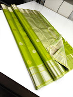 Load image into Gallery viewer, Classic Spring Green 2gm Zari Bridal Elegance Kanchipuram Handloom Silk Saree SS28422
