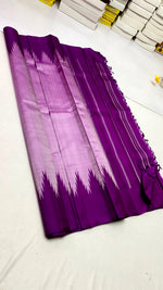 Load image into Gallery viewer, Classic Pastel Lilac &amp; Vadamalli Korvai Temple Border Elegance Kanchipuram Handloom Silk Saree SS28497
