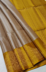 Load image into Gallery viewer, Classic Champagne &amp; Gold Double Warp Elegance Handloom Soft Silk Saree SS28606
