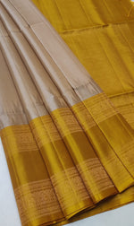 Load image into Gallery viewer, Classic Champagne &amp; Gold Double Warp Elegance Handloom Soft Silk Saree SS28607
