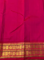 Load image into Gallery viewer, Classic Bottle Green &amp; Ruby Pink 2gm Zari Elegance Kanchipuram Handloom Silk Saree SS28618
