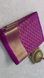 Load and play video in Gallery viewer, Classic Vadamalli Elegance Mysore Silk Saree SS24621
