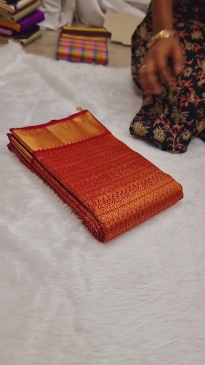 Classic Red 2gm Zari Brocade Elegance Kanchipuram Handloom Silk Saree SS25165