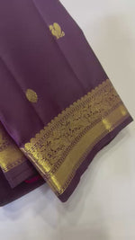 Load and play video in Gallery viewer, Classic Dark Chocolate 2gm Zari Elegance Kanchipuram Handloom Silk Saree SS27993
