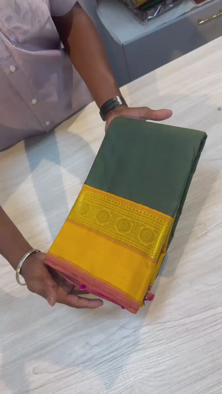 Classic Bottle Green & Orange Kanchipuram Handloom Silk Saree SS26577