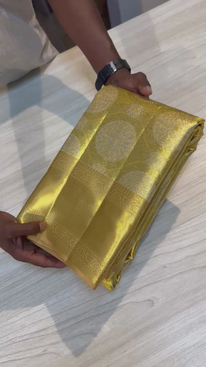 Classic Gold Bridal Elegance Kanchipuram Handloom Silk Saree SS24723