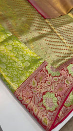 Load and play video in Gallery viewer, Classic Spring Green &amp; Deep Pink Bridal Elegance Kanchipuram Handloom Silk Saree SS27194
