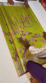 Load and play video in Gallery viewer, Classic Olive Green Elegance Kanchipuram Handloom Silk Saree SS28083
