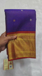Load and play video in Gallery viewer, Classic Violet &amp; Brick Red Kanchipuram Handloom Silk Saree SS26252
