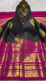 Load and play video in Gallery viewer, Classic Charcoal Black &amp; Dark Pink 2gm Zari Kanchipuram Handloom Silk Saree SS25826
