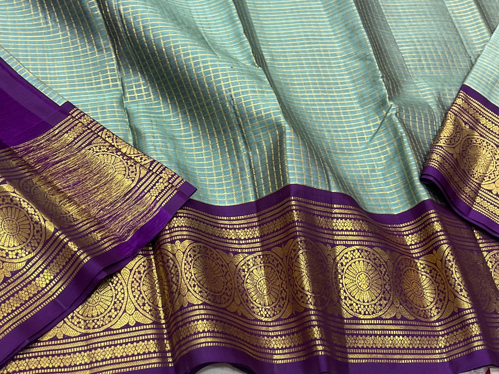 Classic Fern Green & Violet 2gm Vintage Checks Zari Kanchipuram Handloom Silk Saree SS26157