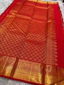 Classic Scarlet Red Bridal Elegance Kanchipuram Handloom Silk Saree SS26174