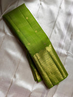 Load image into Gallery viewer, Classic Lime Green Bridal Elegance Kanchipuram Handloom Silk Saree SS26169
