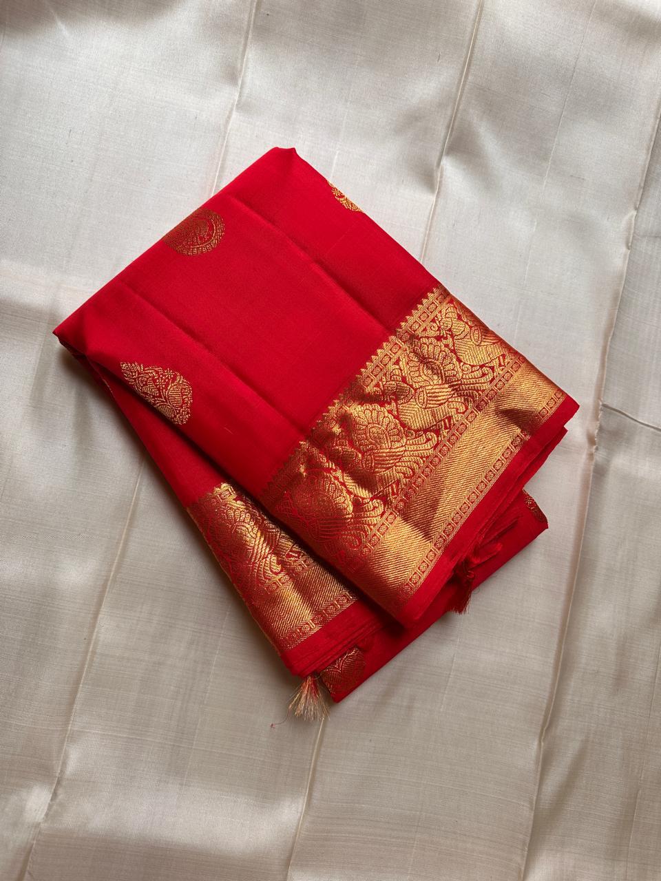 Classic Scarlet Red Bridal Elegance Kanchipuram Handloom Silk Saree SS26172