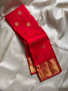 Classic Scarlet Red Bridal Elegance Kanchipuram Handloom Silk Saree SS26174