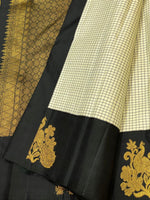 Load image into Gallery viewer, Classic Butter Cream &amp; Carbon Black Kanchipuram Handloom Silk Saree SS26165
