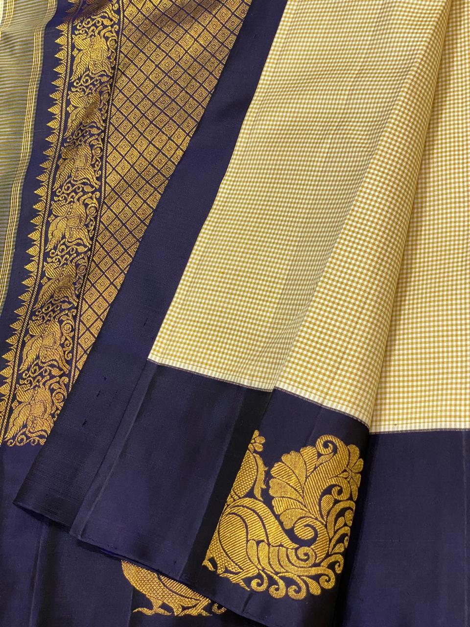 Classic Butter Cream & Navy Blue Kanchipuram Handloom Silk Saree SS26163