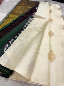 Classic Butter Cream & Bottle Green Kanchipuram Handloom Silk Saree SS26185
