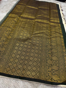Classic Butter Cream & Bottle Green Kanchipuram Handloom Silk Saree SS26185