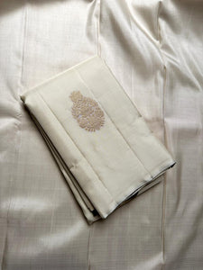 Classic Butter Cream & Bottle Green Kanchipuram Handloom Silk Saree SS26185