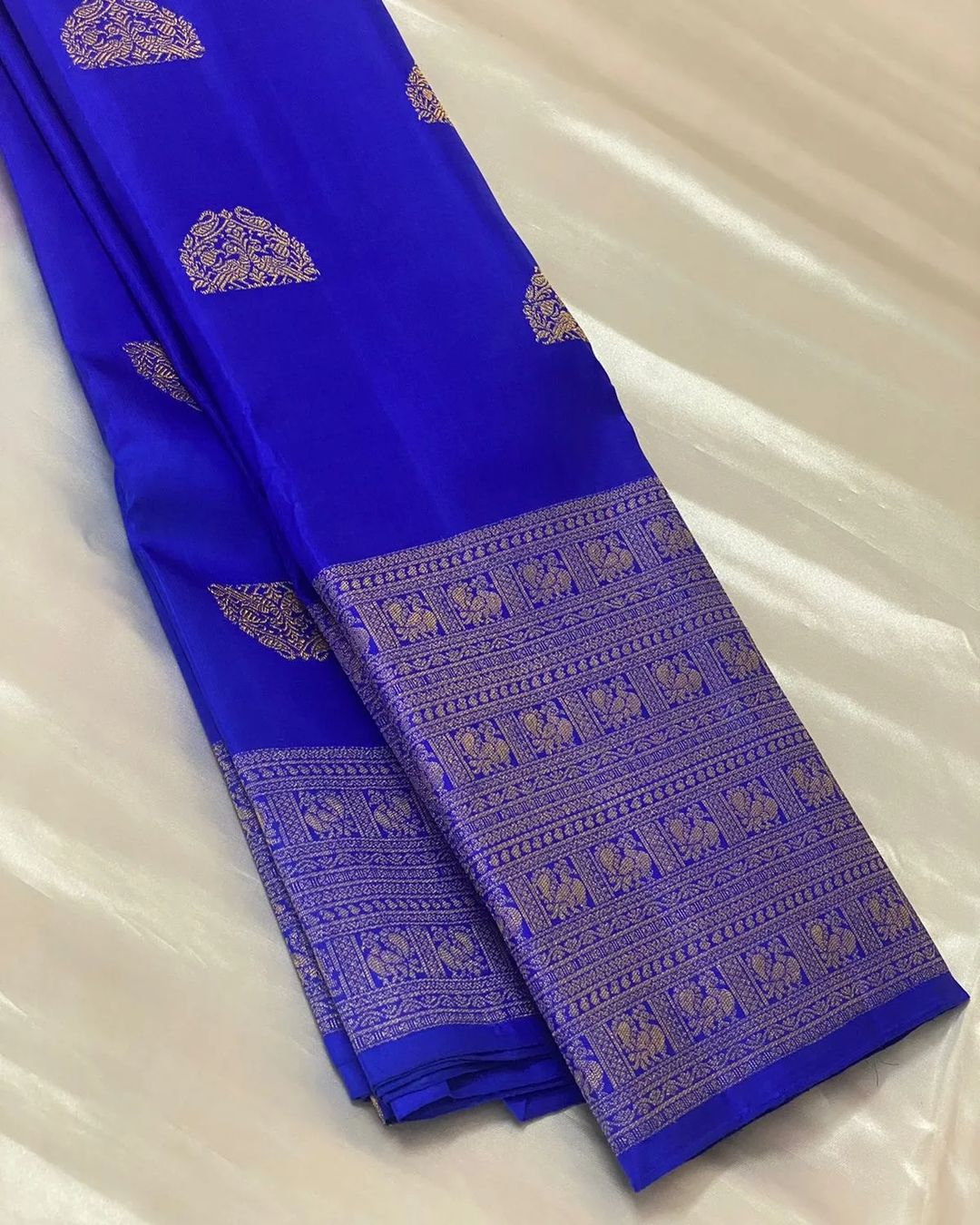 Royal Blue Elegance Bridal Kalyana Pattu Handwoven Silk Saree SS6202